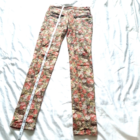 Zara | Floral Multi color jean jegging skinny with bronze zipper accents - Picture 8 of 11